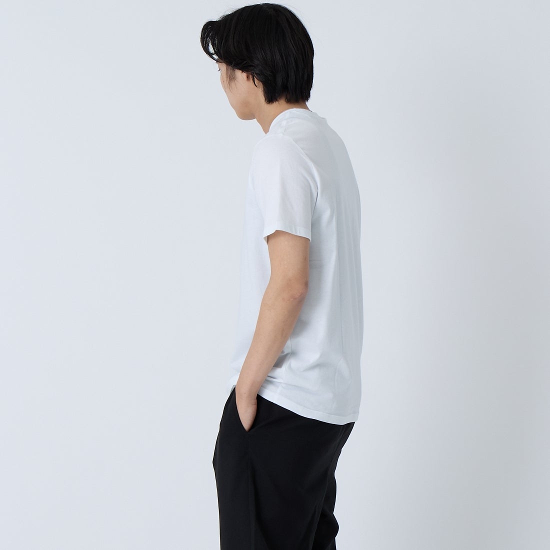 Calvin Klein [カルバンクライン] モノグラムバッジ クラシックTシャツ [4RC272G] YAF &&モデル身長：179cm 着用サイズ：S&&