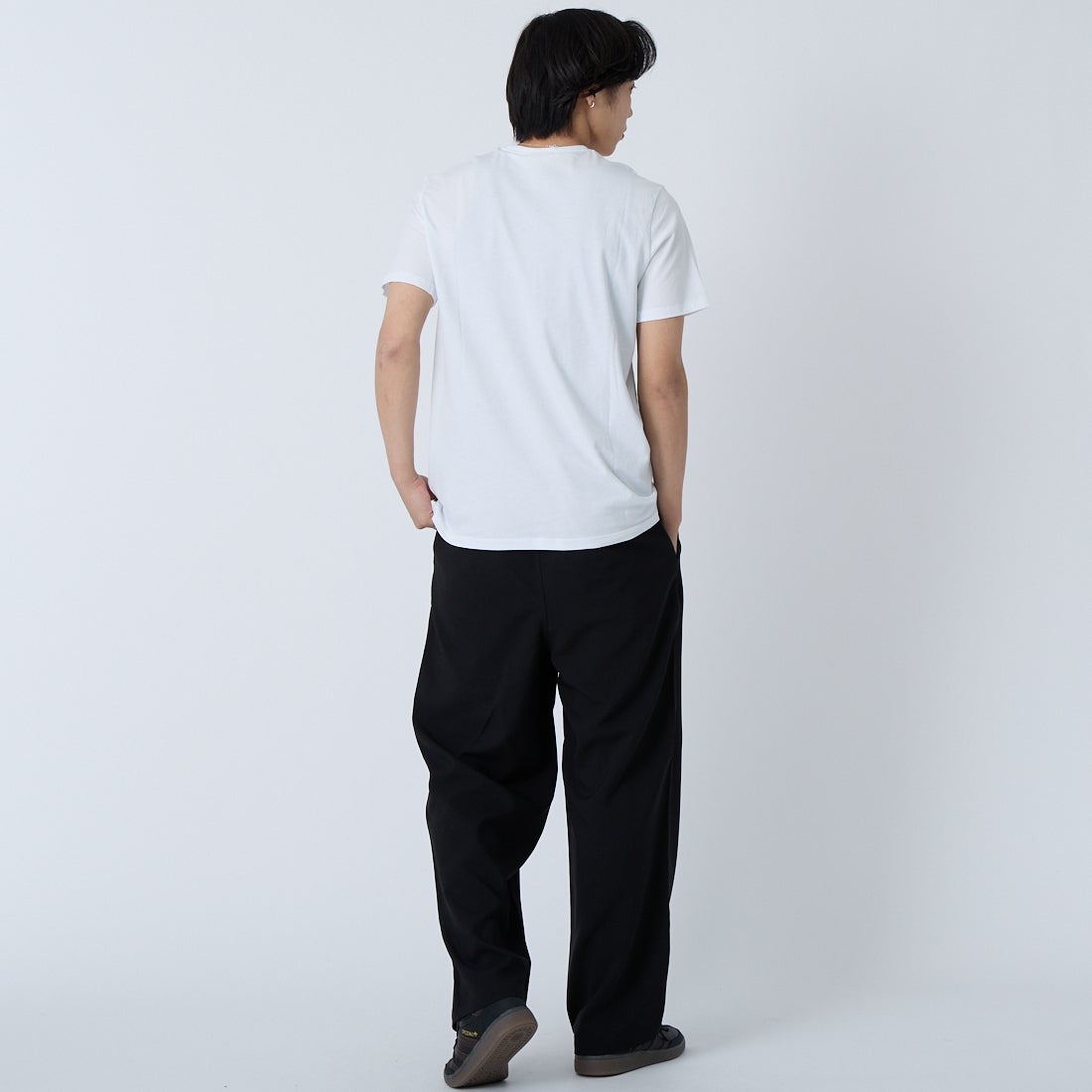 Calvin Klein [カルバンクライン] モノグラムバッジ クラシックTシャツ [4RC272G] YAF &&モデル身長：179cm 着用サイズ：S&&