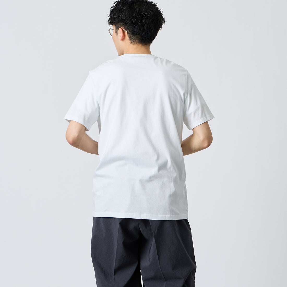 Calvin Klein [カルバンクライン] モノグラムバッジ クラシックTシャツ [4RC272G] YAF &&モデル身長：168cm 着用サイズ：S&&