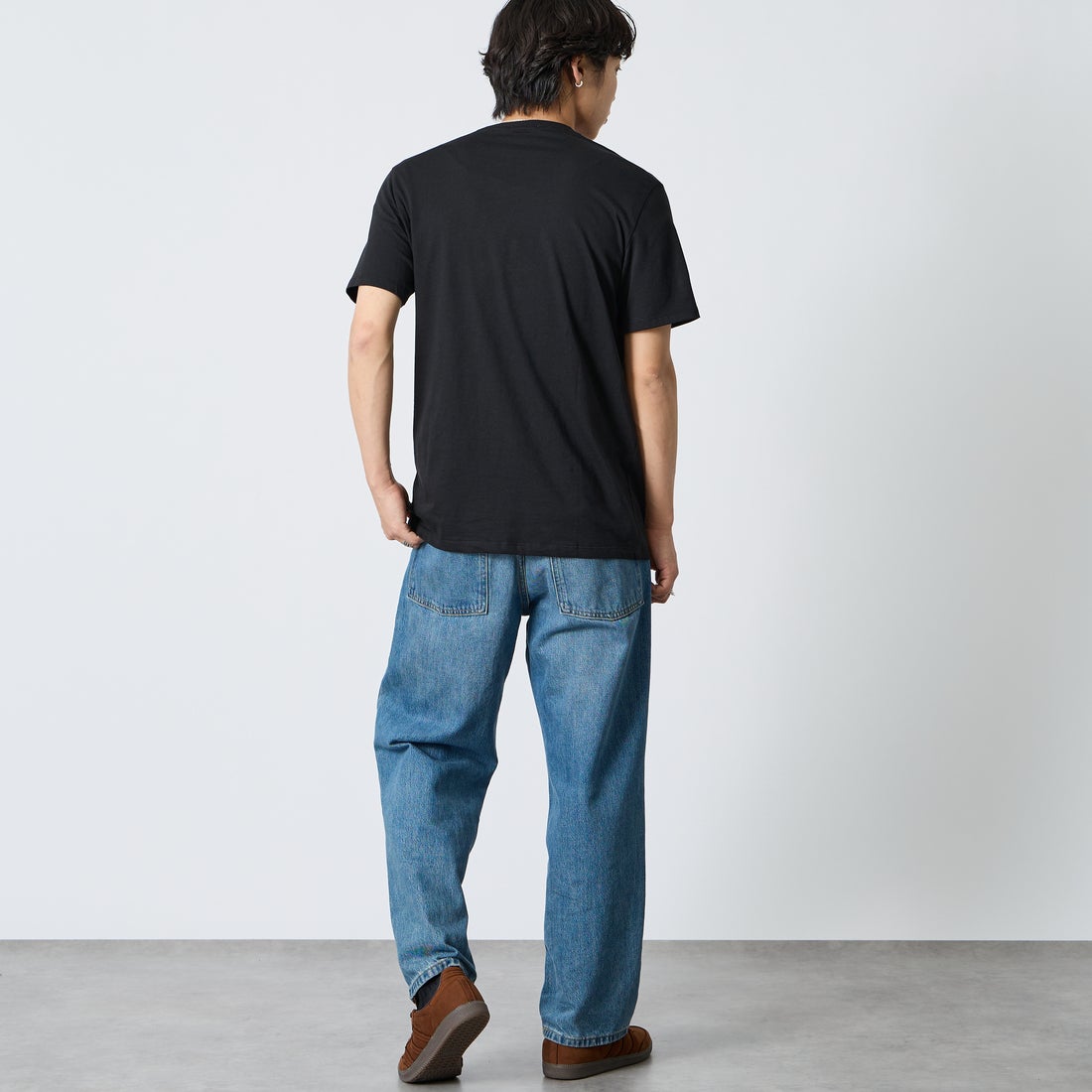 Calvin Klein [カルバンクライン] モノグラムバッジ クラシックTシャツ [4RC272G] UB1 &&モデル身長：179cm 着用サイズ：M&&