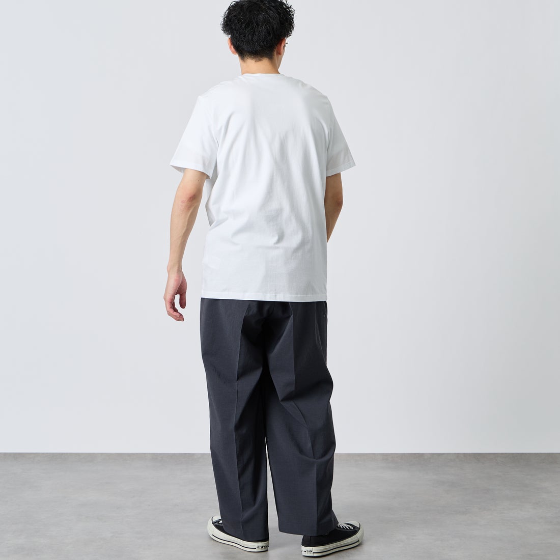 Calvin Klein [カルバンクライン] モノグラムバッジ クラシックTシャツ [4RC272G] YAF &&モデル身長：168cm 着用サイズ：S&&