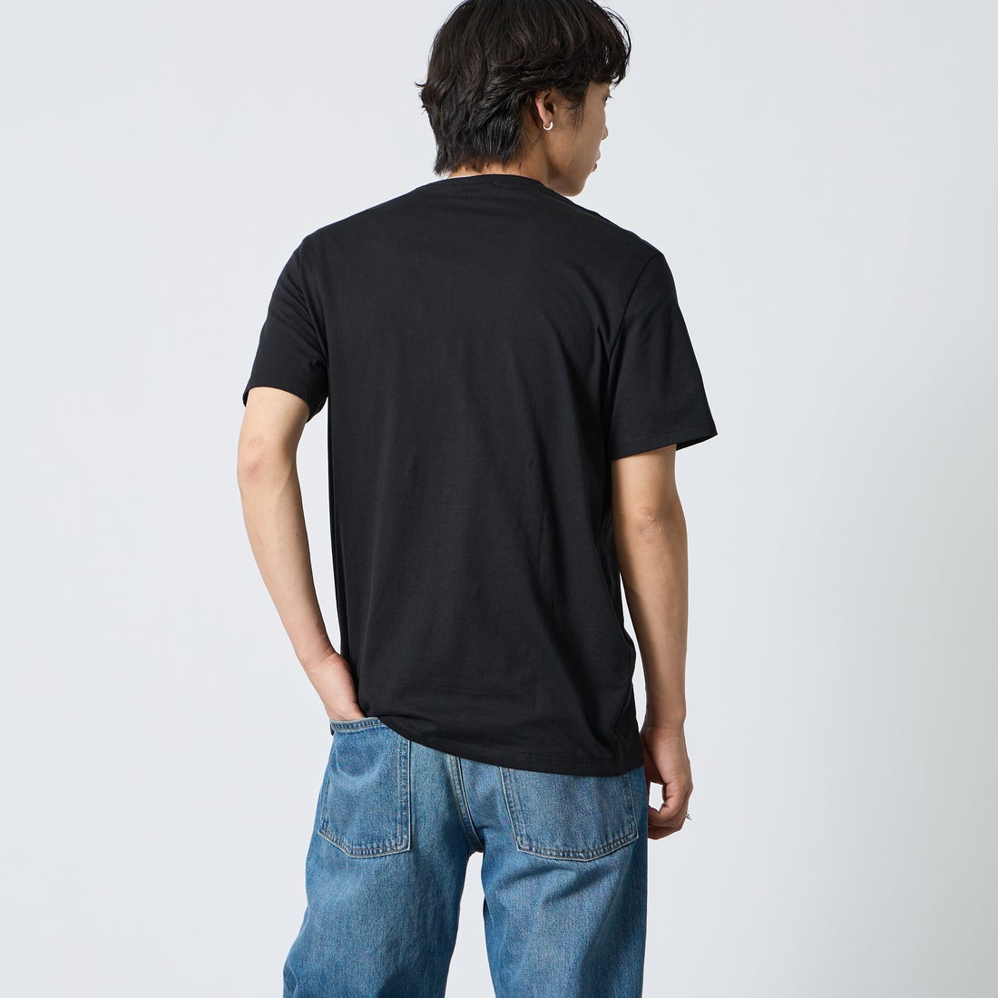 Calvin Klein [カルバンクライン] モノグラムバッジ クラシックTシャツ [4RC272G] UB1 &&モデル身長：179cm 着用サイズ：M&&