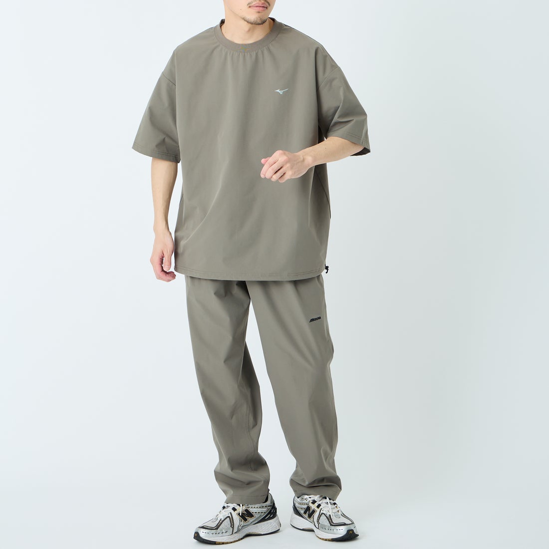 MIZUNO [ミズノ] 別注 4WAYストレッチ イージーパンツ [D2JFDW01-JF] CHARCOAL &&モデル身長：168cm 着用サイズ：L&&