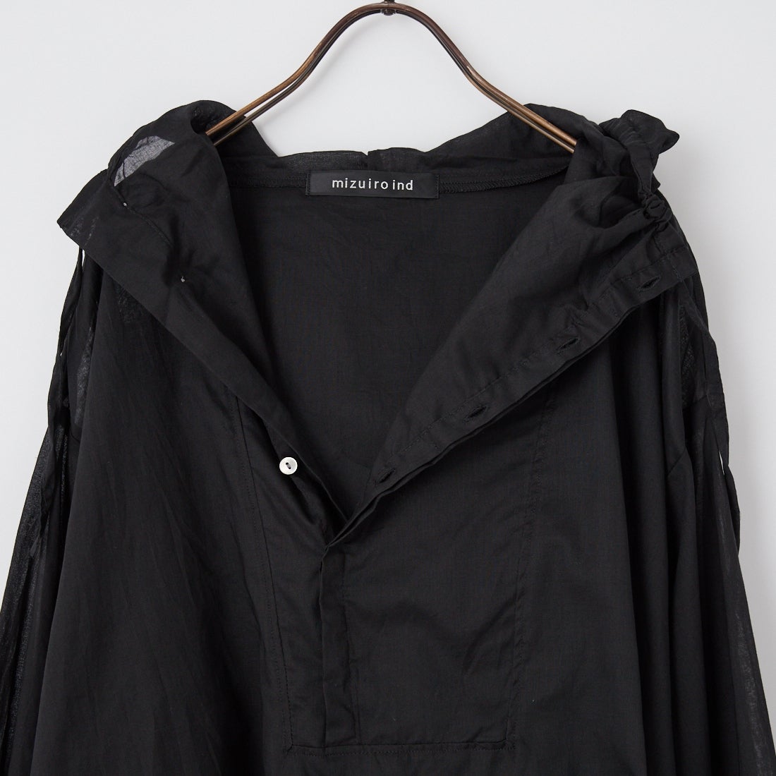 mizuiro ind [ミズイロインド] 別注 フード付き ワイドシルエット プルオーバーシャツ [50068-JF] BLACK