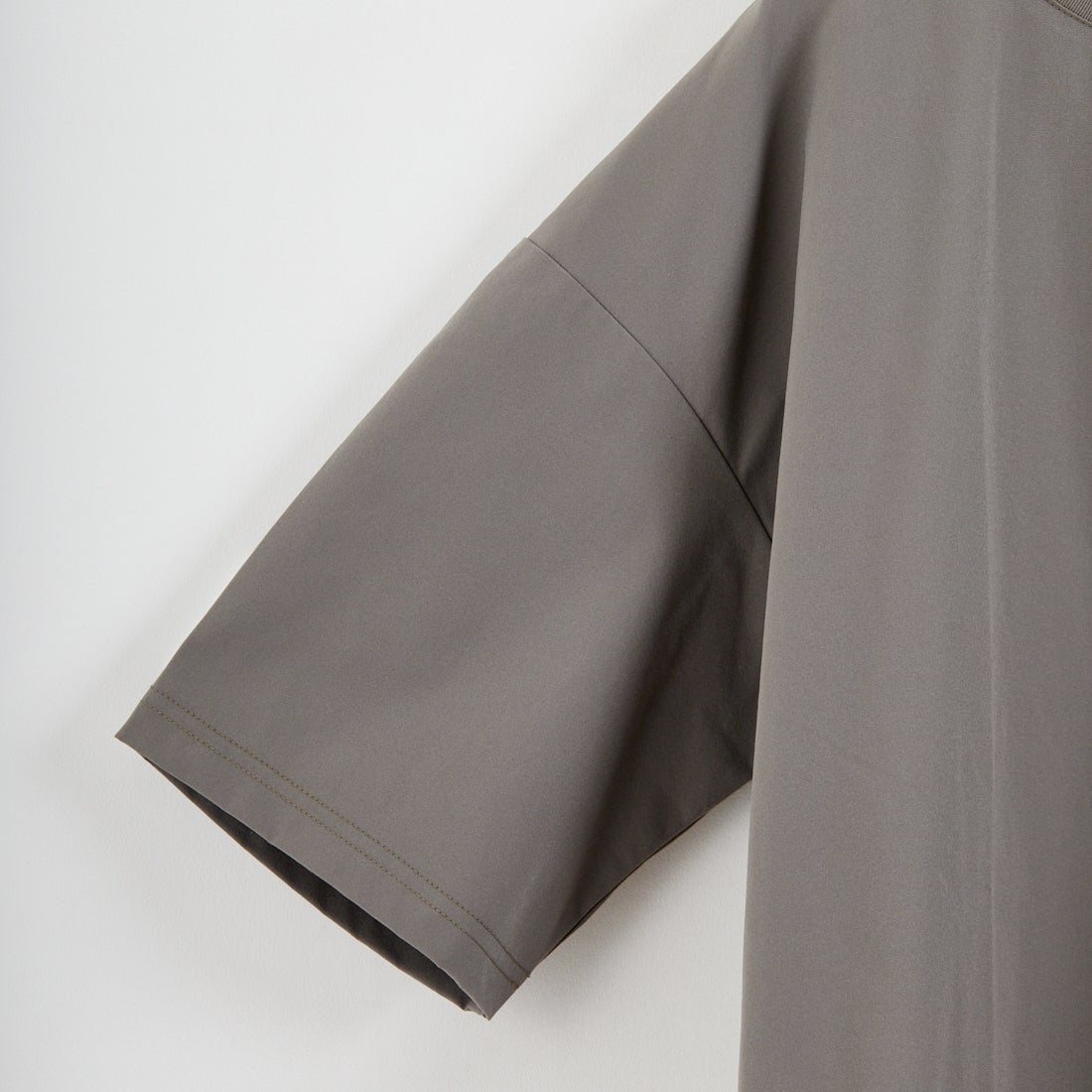 MIZUNO [ミズノ] 別注 4WAYストレッチ バックプリントTシャツ [D2JADW04-JF] CHARCOAL