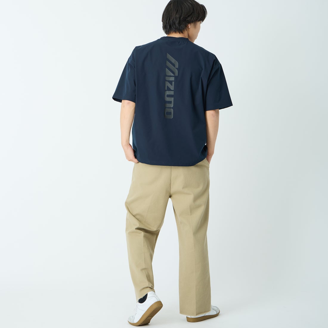 MIZUNO [ミズノ] 別注 4WAYストレッチ バックプリントTシャツ [D2JADW04-JF] NAVY &&モデル身長：179cm 着用サイズ：L&&