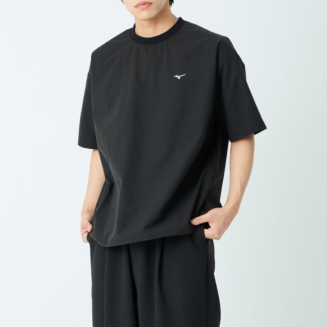 MIZUNO [ミズノ] 別注 4WAYストレッチ バックプリントTシャツ [D2JADW04-JF] BLACK &&モデル身長：179cm 着用サイズ：L&&