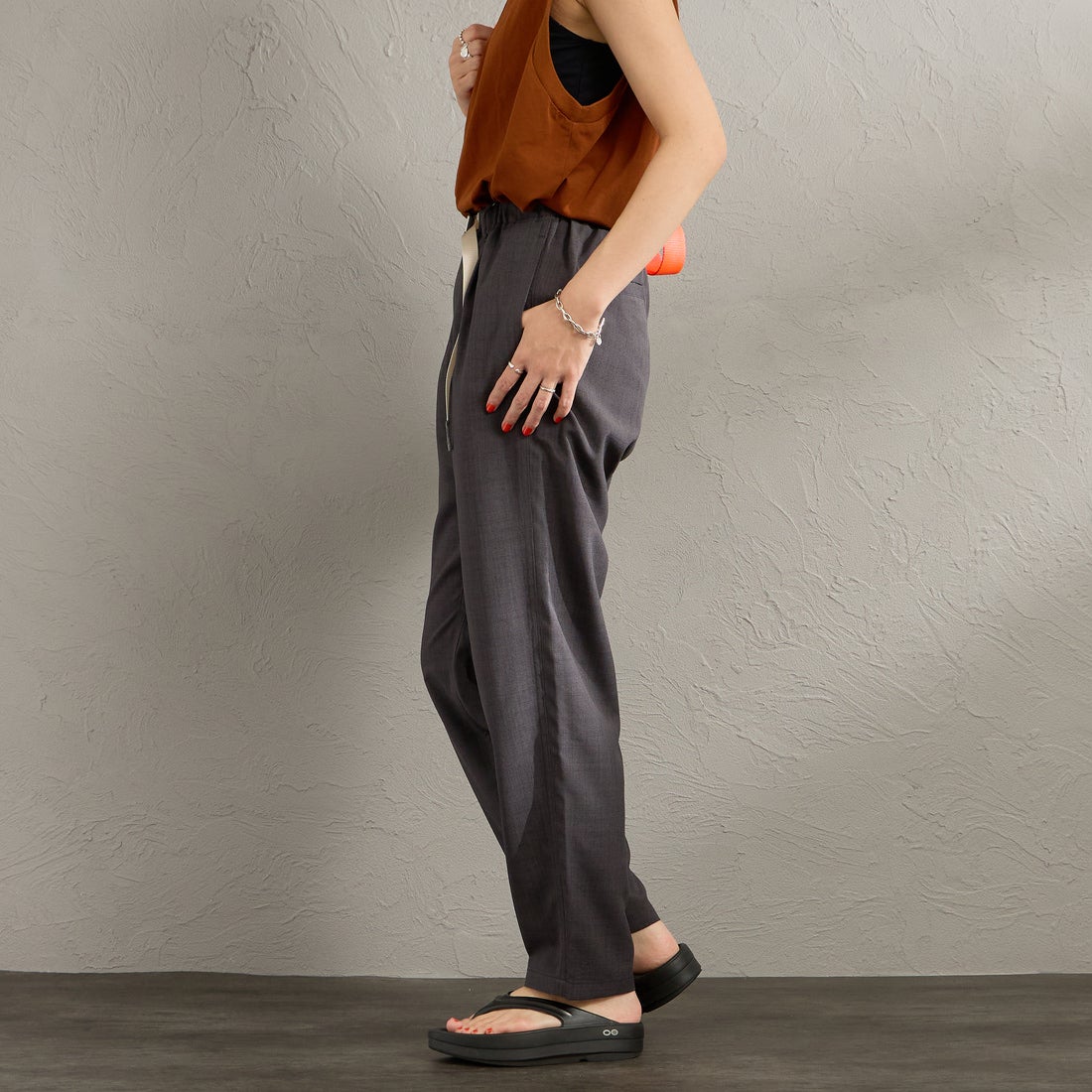 GRAMiCCi [グラミチ] 別注 リネンライク エブリデイパンツ [GUP6-S2016-JF] CHARCOAL &&モデル身長：160cm 着用サイズ：S&&