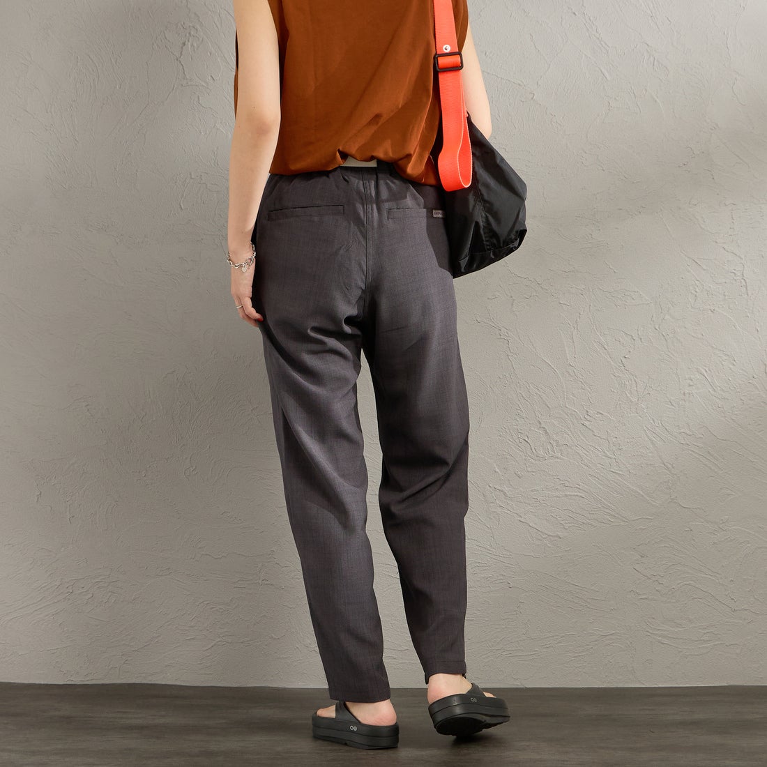 GRAMiCCi [グラミチ] 別注 リネンライク エブリデイパンツ [GUP6-S2016-JF] CHARCOAL &&モデル身長：160cm 着用サイズ：S&&