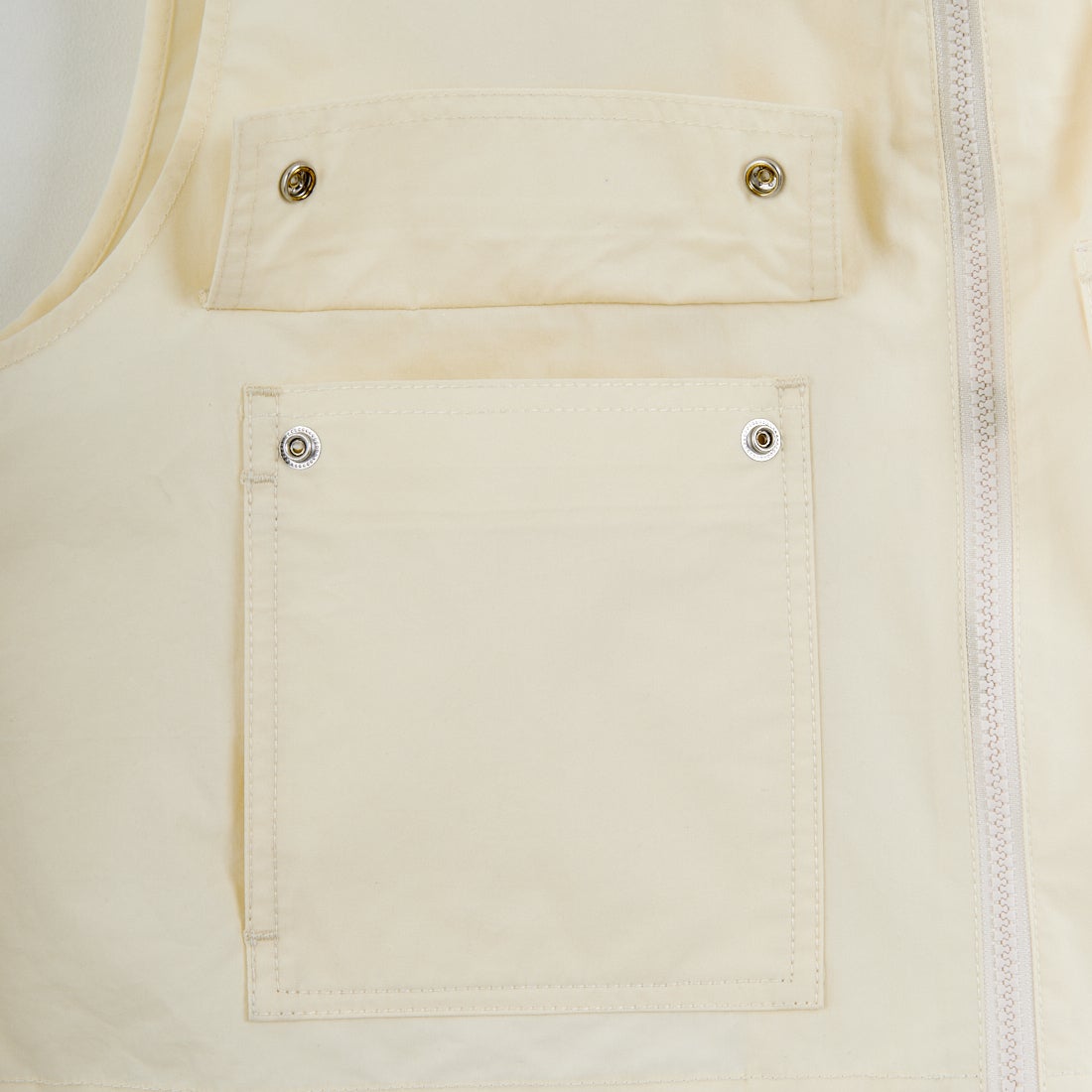 UNIVERSAL OVERALL [ユニバーサルオーバーオール] 別注 ショート丈 フード付きワークベスト [U2612460IN-JF] IVORY