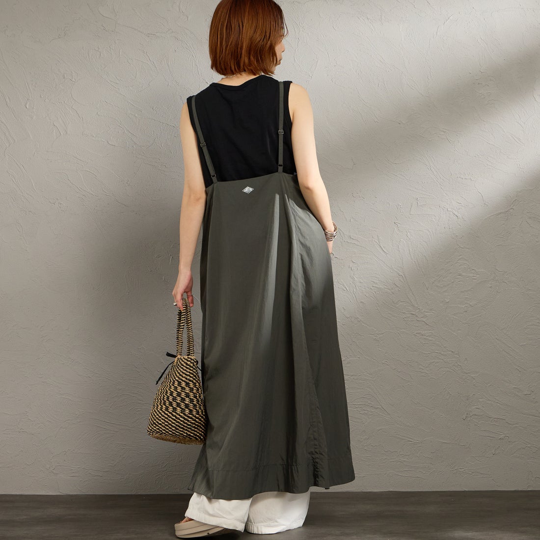 DANTON [ダントン] ナイロンタフタ Aラインキャミソールワンピース [DT-G0114NSB] CHARCOAL &&モデル身長：158cm 着用サイズ：36&&