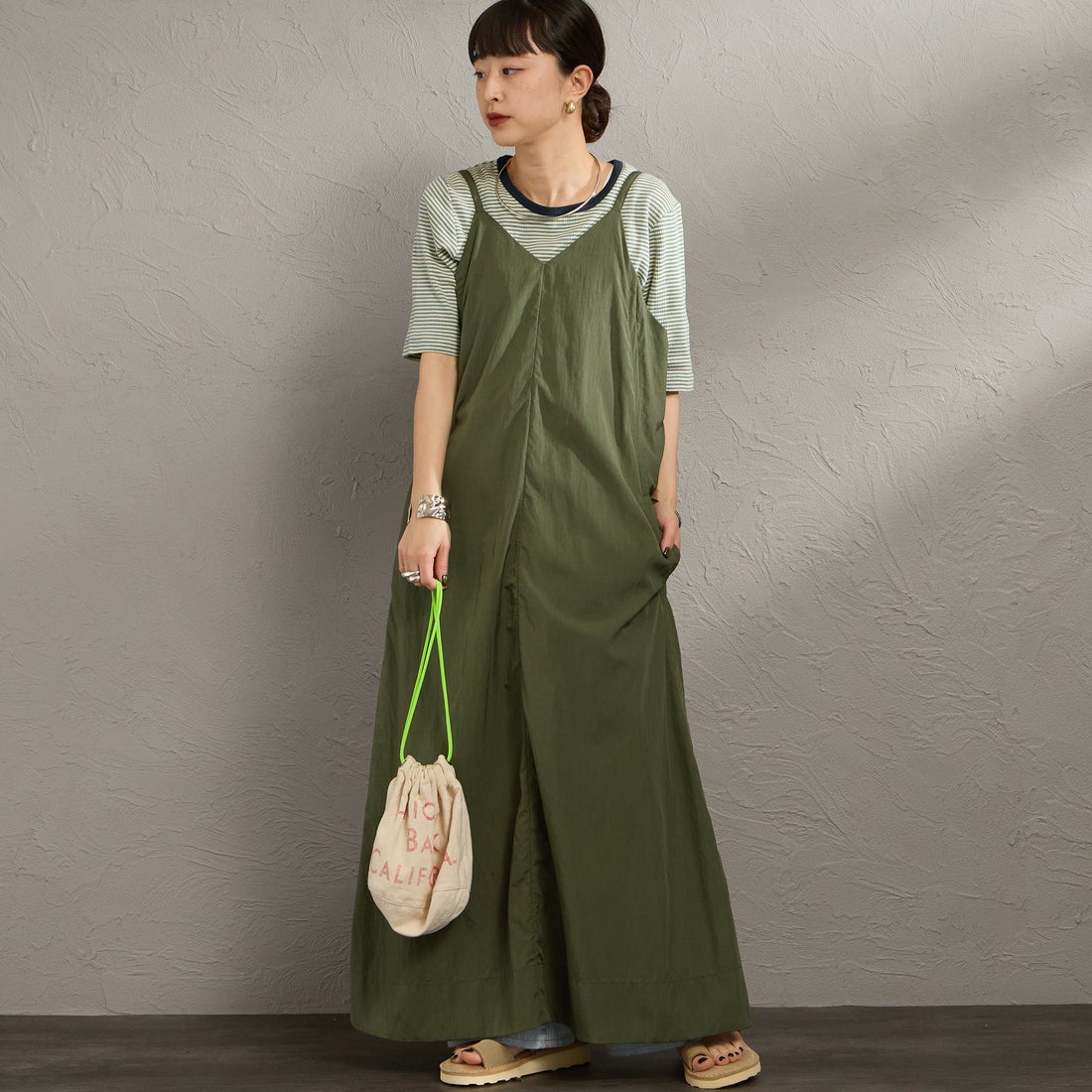 DANTON [ダントン] ナイロンタフタ Aラインキャミソールワンピース [DT-G0114NSB] OLIVE &&モデル身長：150cm 着用サイズ：36&&