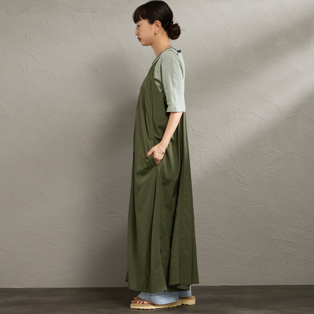 DANTON [ダントン] ナイロンタフタ Aラインキャミソールワンピース [DT-G0114NSB] OLIVE &&モデル身長：150cm 着用サイズ：36&&