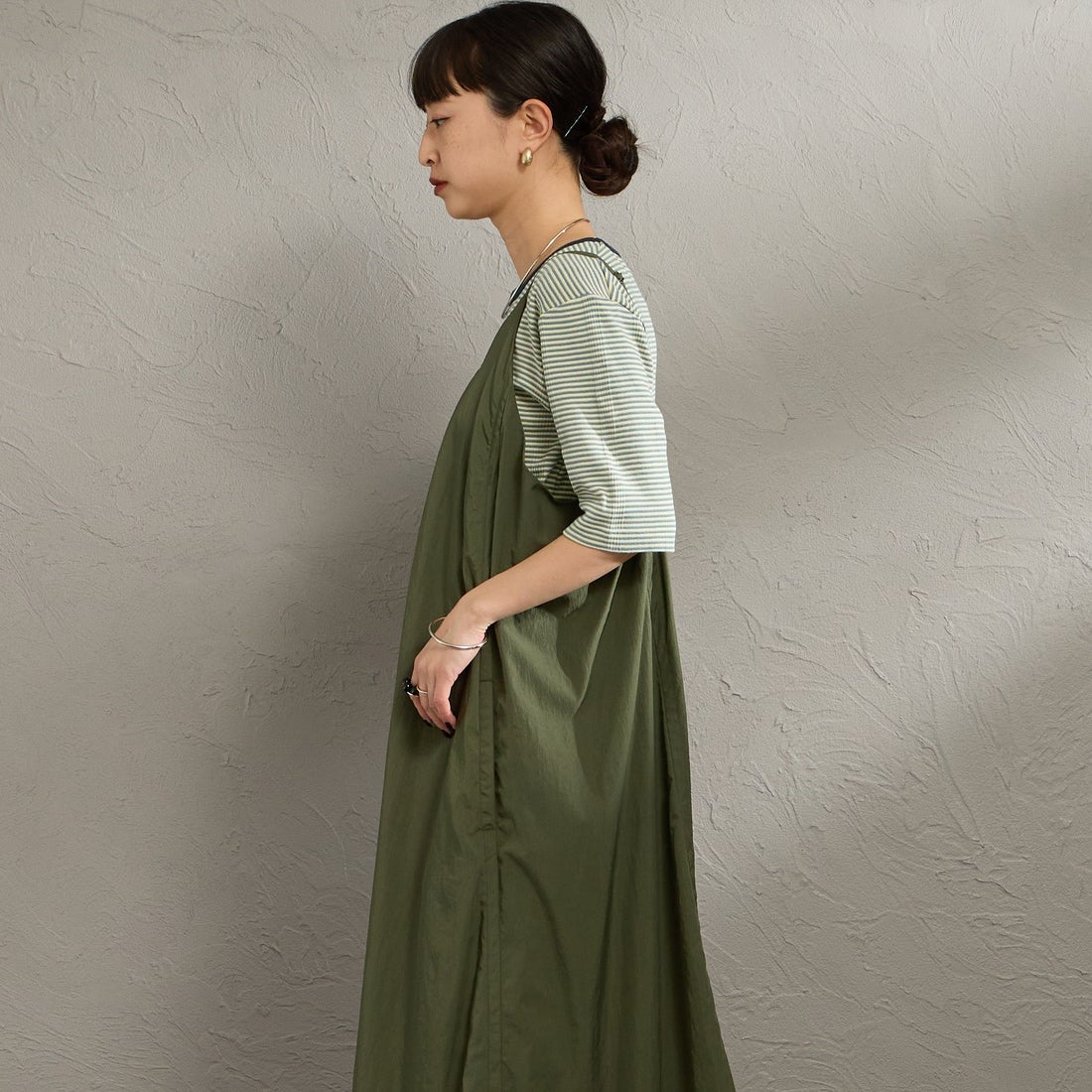 DANTON [ダントン] ナイロンタフタ Aラインキャミソールワンピース [DT-G0114NSB] OLIVE &&モデル身長：150cm 着用サイズ：36&&