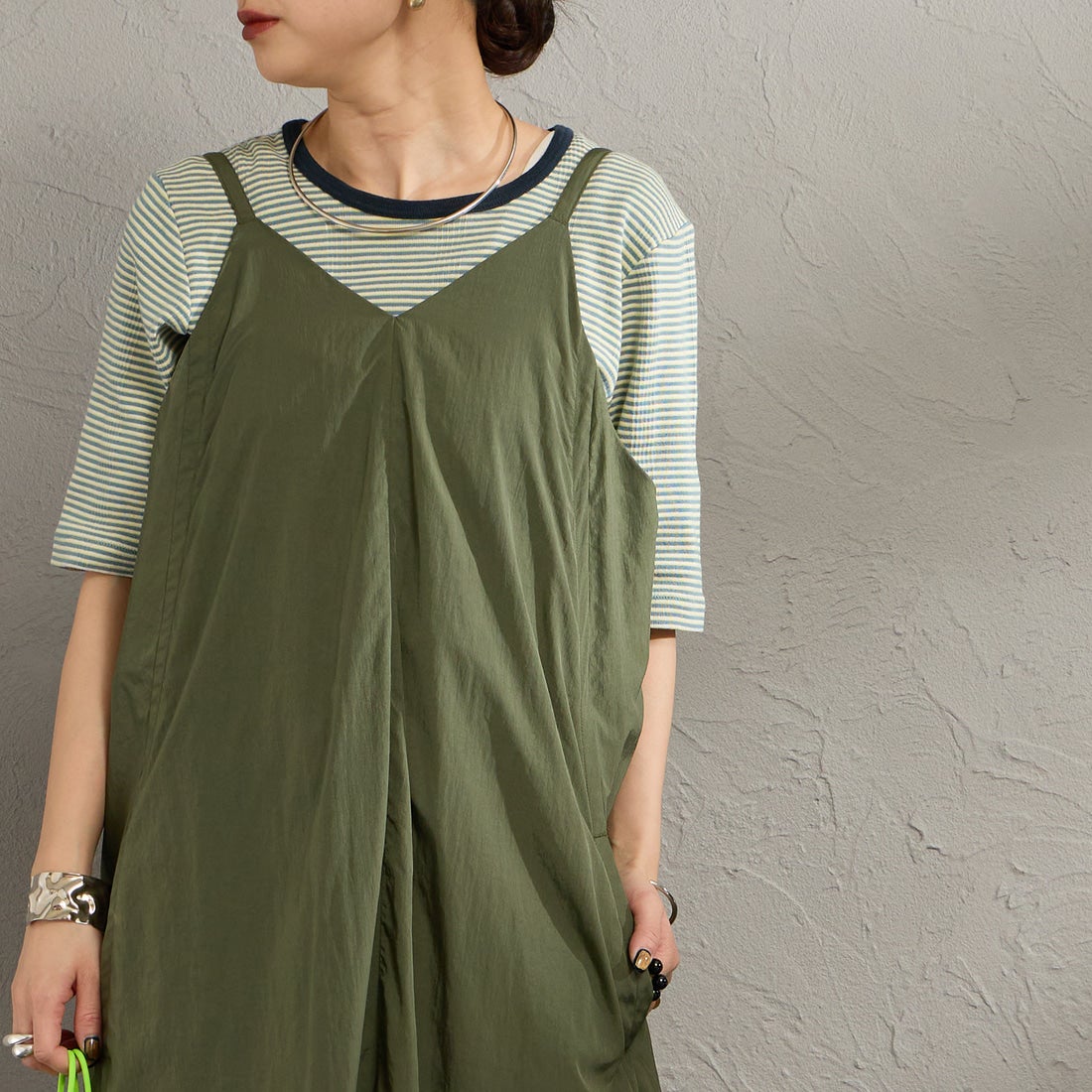 DANTON [ダントン] ナイロンタフタ Aラインキャミソールワンピース [DT-G0114NSB] OLIVE &&モデル身長：150cm 着用サイズ：36&&