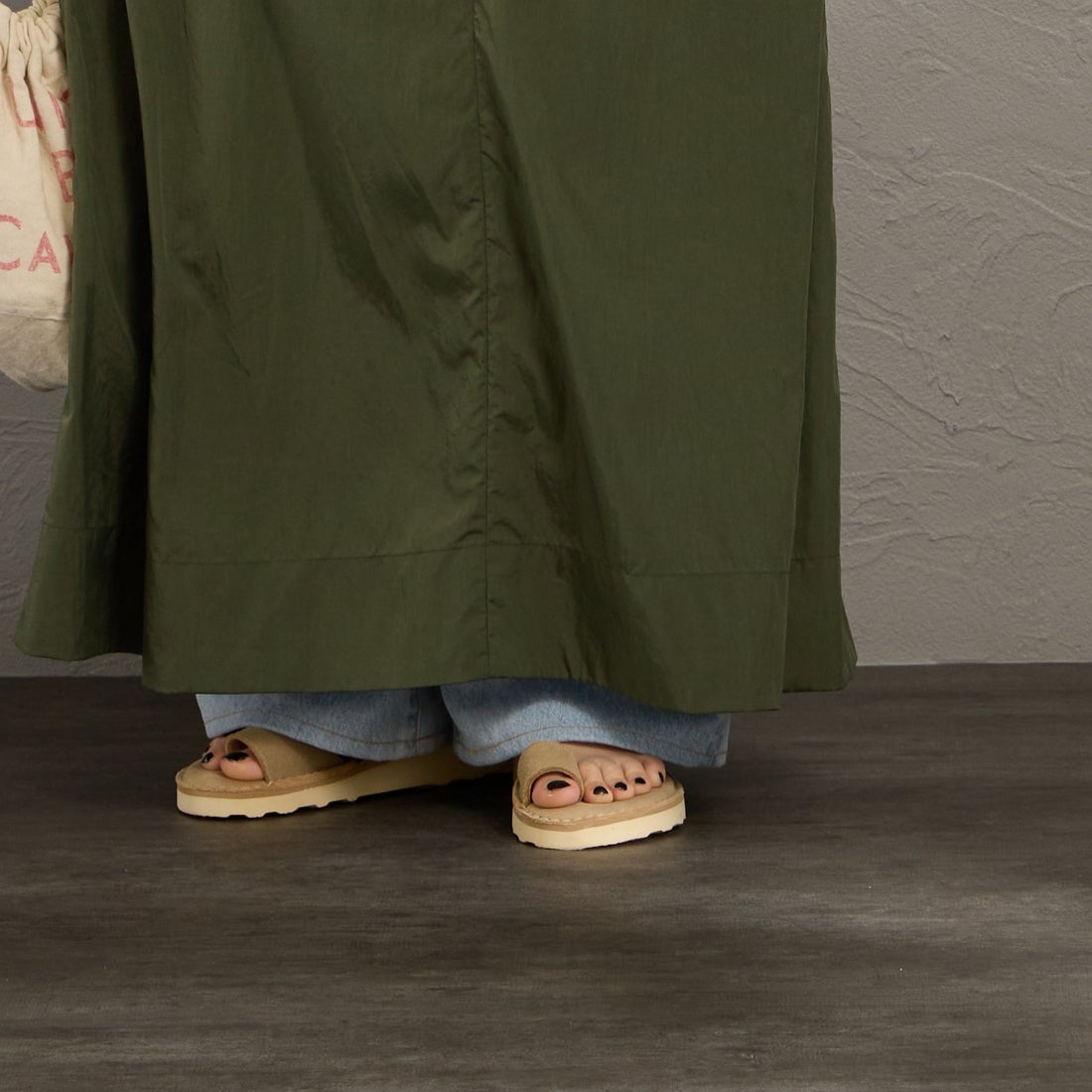 DANTON [ダントン] ナイロンタフタ Aラインキャミソールワンピース [DT-G0114NSB] OLIVE &&モデル身長：150cm 着用サイズ：36&&