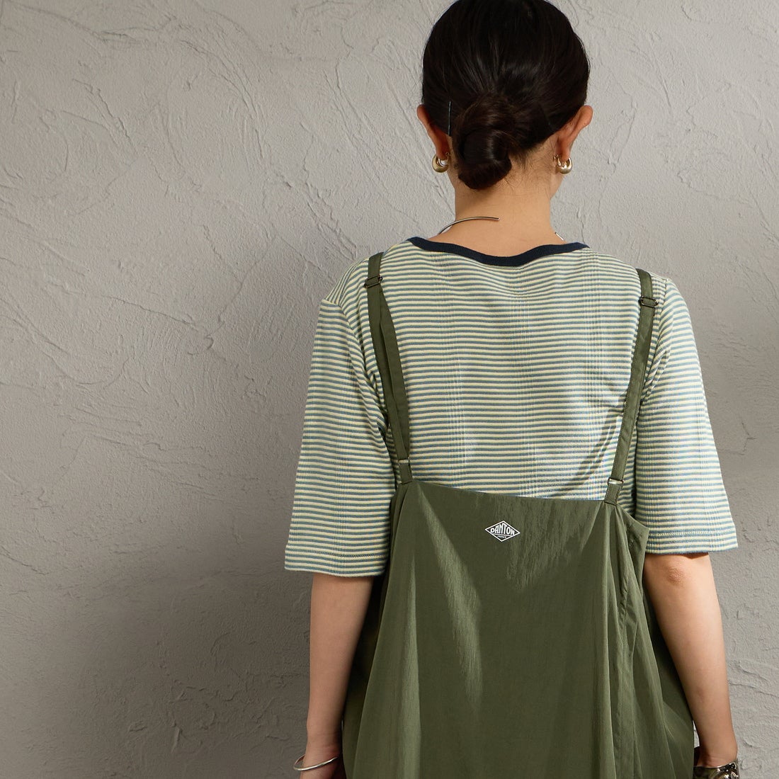 DANTON [ダントン] ナイロンタフタ Aラインキャミソールワンピース [DT-G0114NSB] OLIVE &&モデル身長：150cm 着用サイズ：36&&