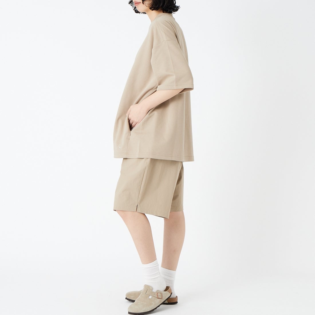 PUMA [プーマ] オーバーサイズ半袖Tシャツ [638055] 55 ICE COF &&モデル身長：162cm 着用サイズ：S&&