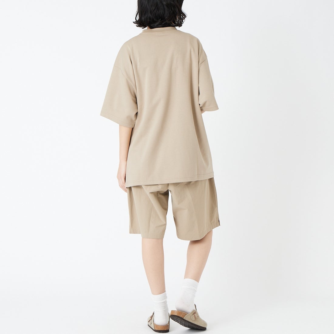 PUMA [プーマ] オーバーサイズ半袖Tシャツ [638055] 55 ICE COF &&モデル身長：162cm 着用サイズ：S&&