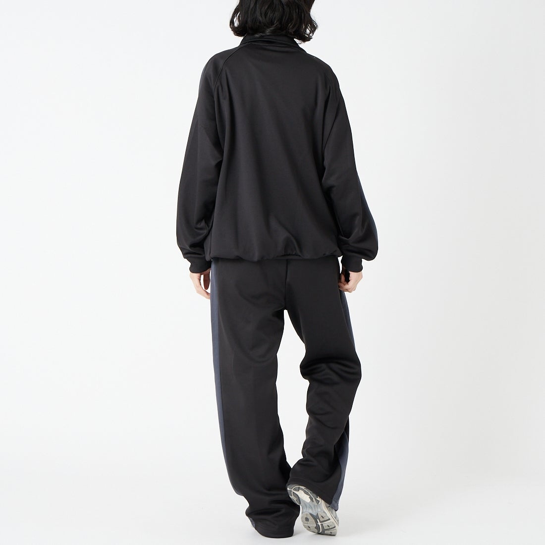 PUMA [プーマ] T7 トラックブルゾン [638049] 01 PUMA BL &&モデル身長：162cm 着用サイズ：S&&