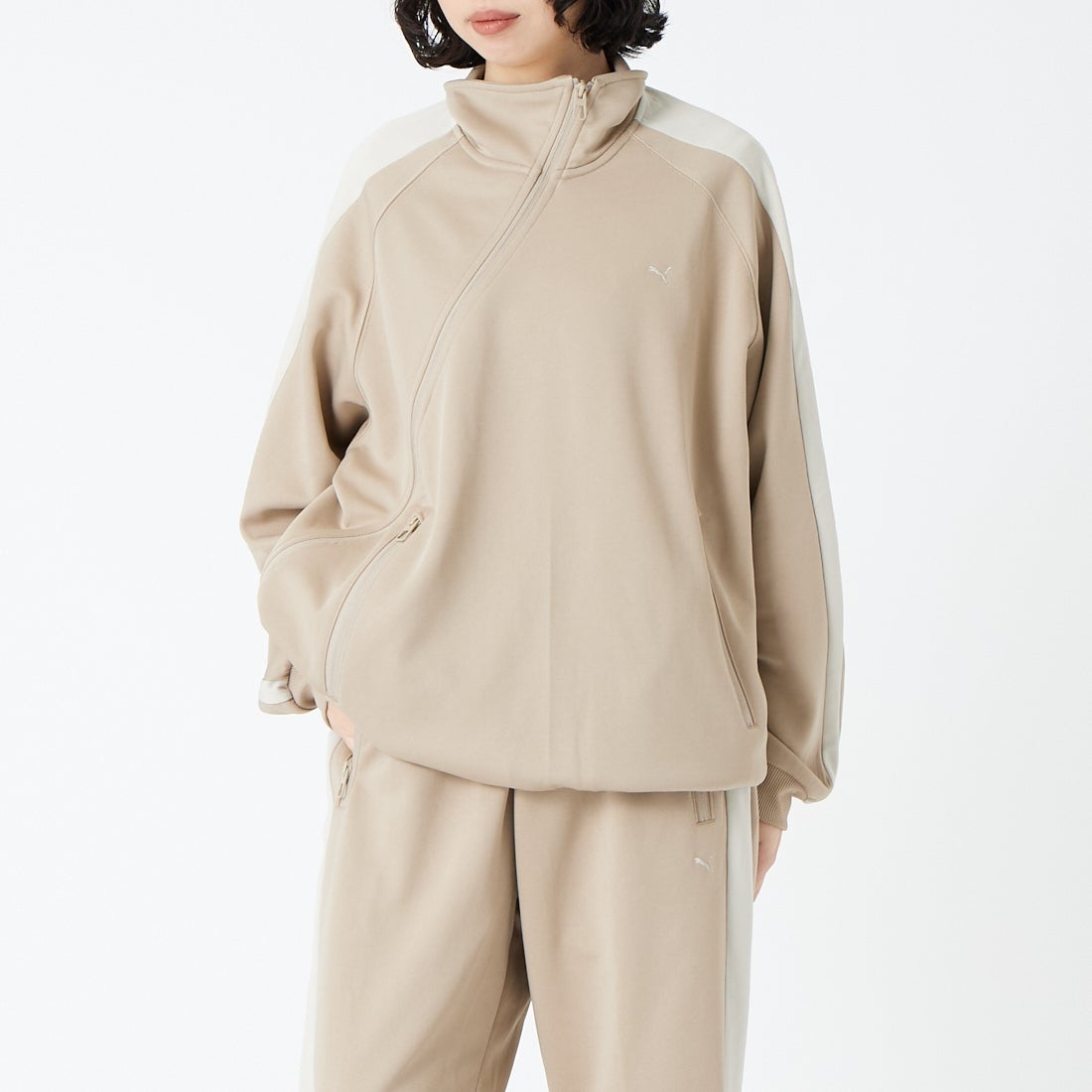 PUMA [プーマ] T7 トラックブルゾン [638049] 55 ICE COF &&モデル身長：162cm 着用サイズ：S&&