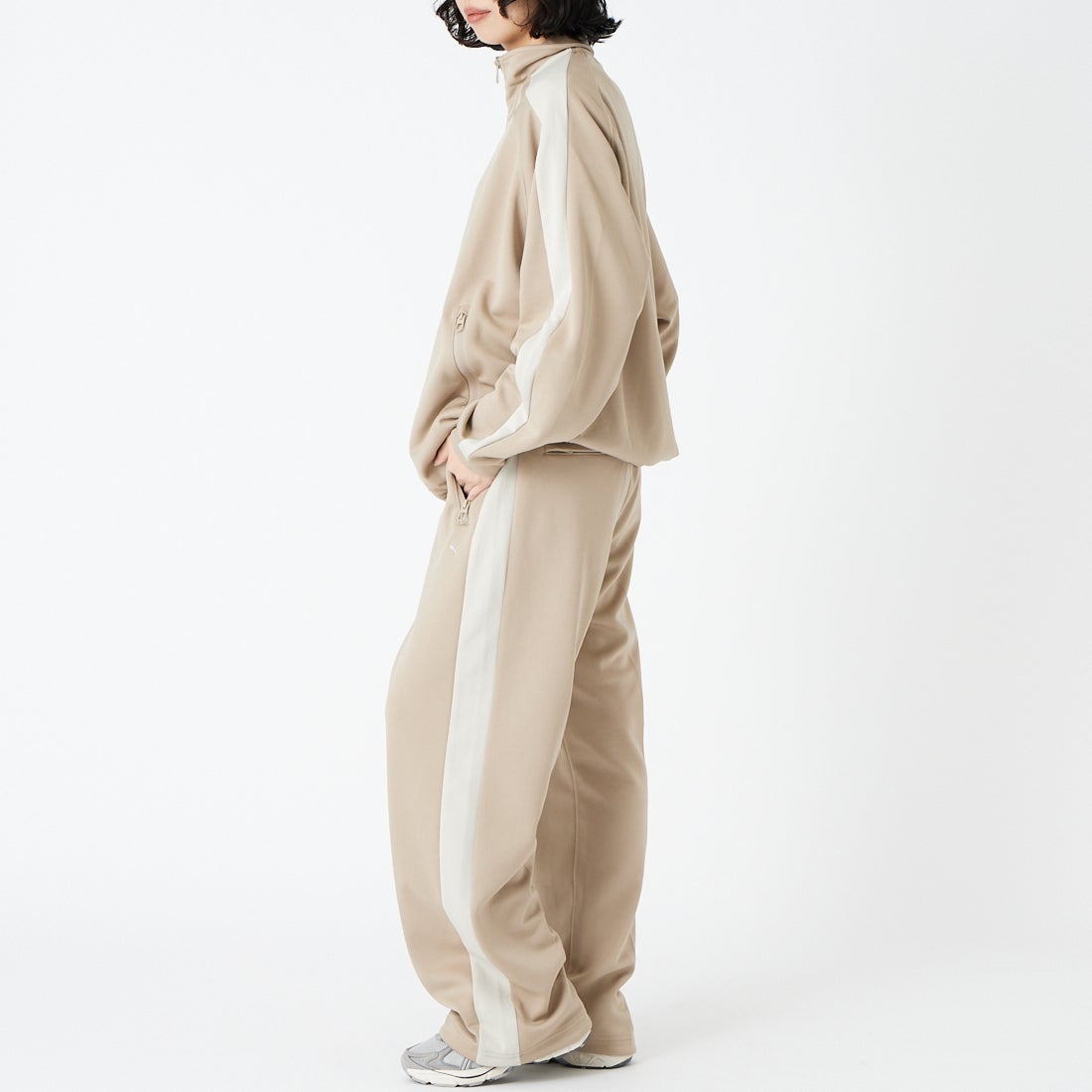 PUMA [プーマ] T7 トラックブルゾン [638049] 55 ICE COF &&モデル身長：162cm 着用サイズ：S&&