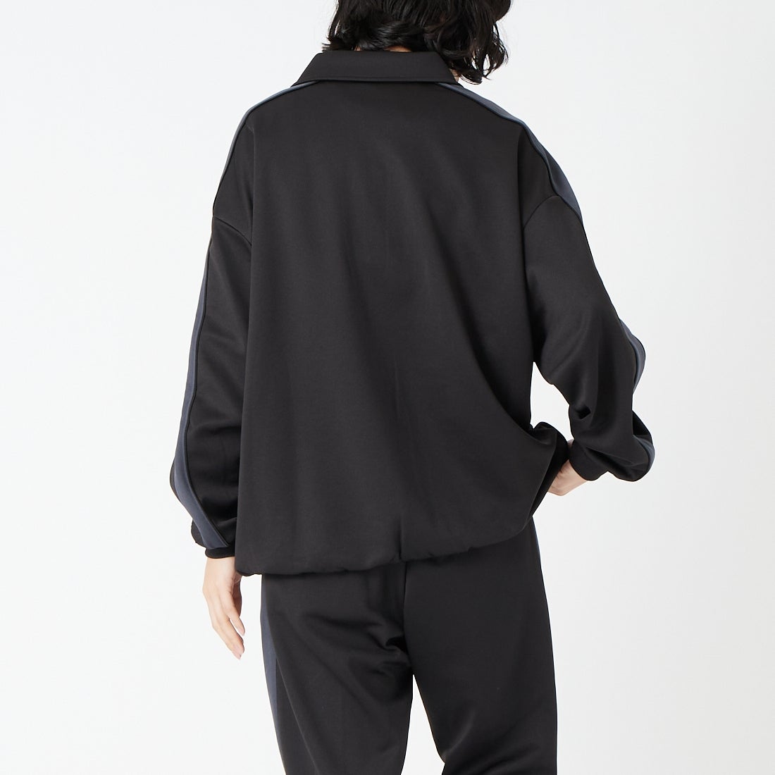 PUMA [プーマ] T7 スキッパージャージー [638051] 01 PUMA BL &&モデル身長：162cm 着用サイズ：S&&