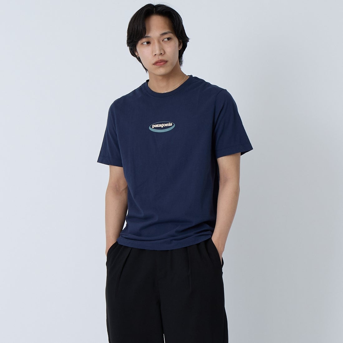 patagonia [パタゴニア] メンズ '95 オーバル ロゴ Tシャツ [37847] NNKO &&モデル身長：179cm 着用サイズ：S&&