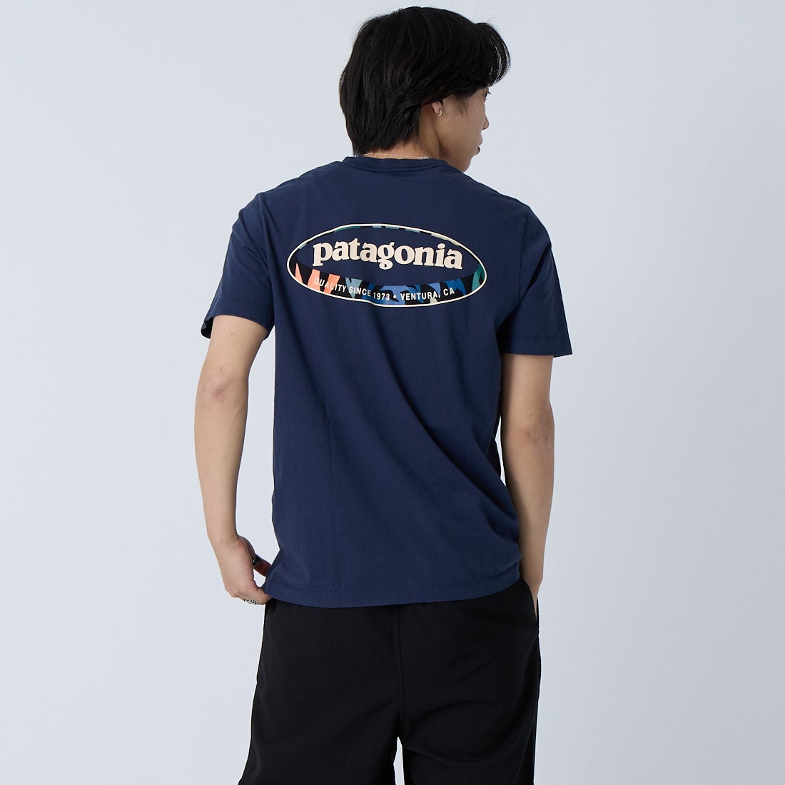 patagonia [パタゴニア] メンズ '95 オーバル ロゴ Tシャツ [37847] NNKO &&モデル身長：179cm 着用サイズ：S&&