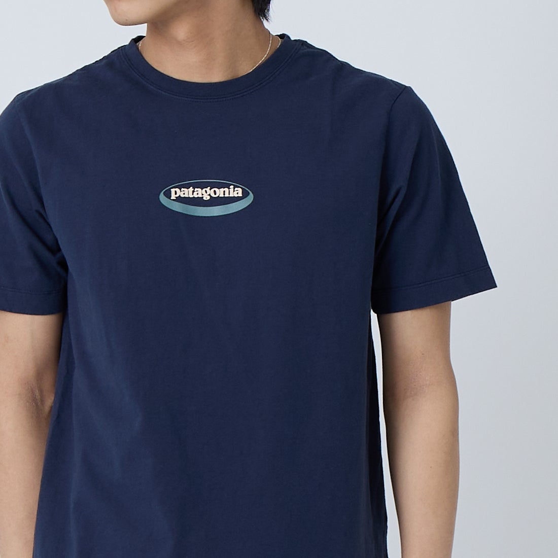patagonia [パタゴニア] メンズ '95 オーバル ロゴ Tシャツ [37847] NNKO &&モデル身長：179cm 着用サイズ：S&&