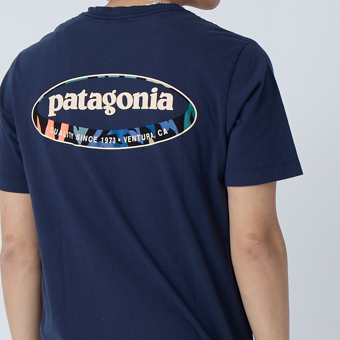 patagonia [パタゴニア] メンズ '95 オーバル ロゴ Tシャツ [37847] NNKO &&モデル身長：179cm 着用サイズ：S&&