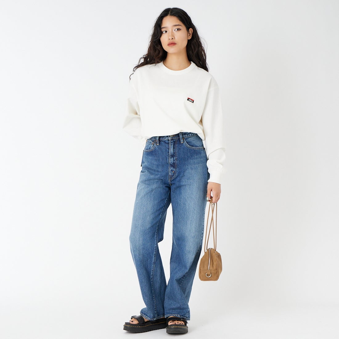 CIOTA [シオタ] ハイライズストレート5ポケットパンツ [PTLM-28HIS-PIMBL] MID BLUE &&モデル身長：162cm 着用サイズ：26&&