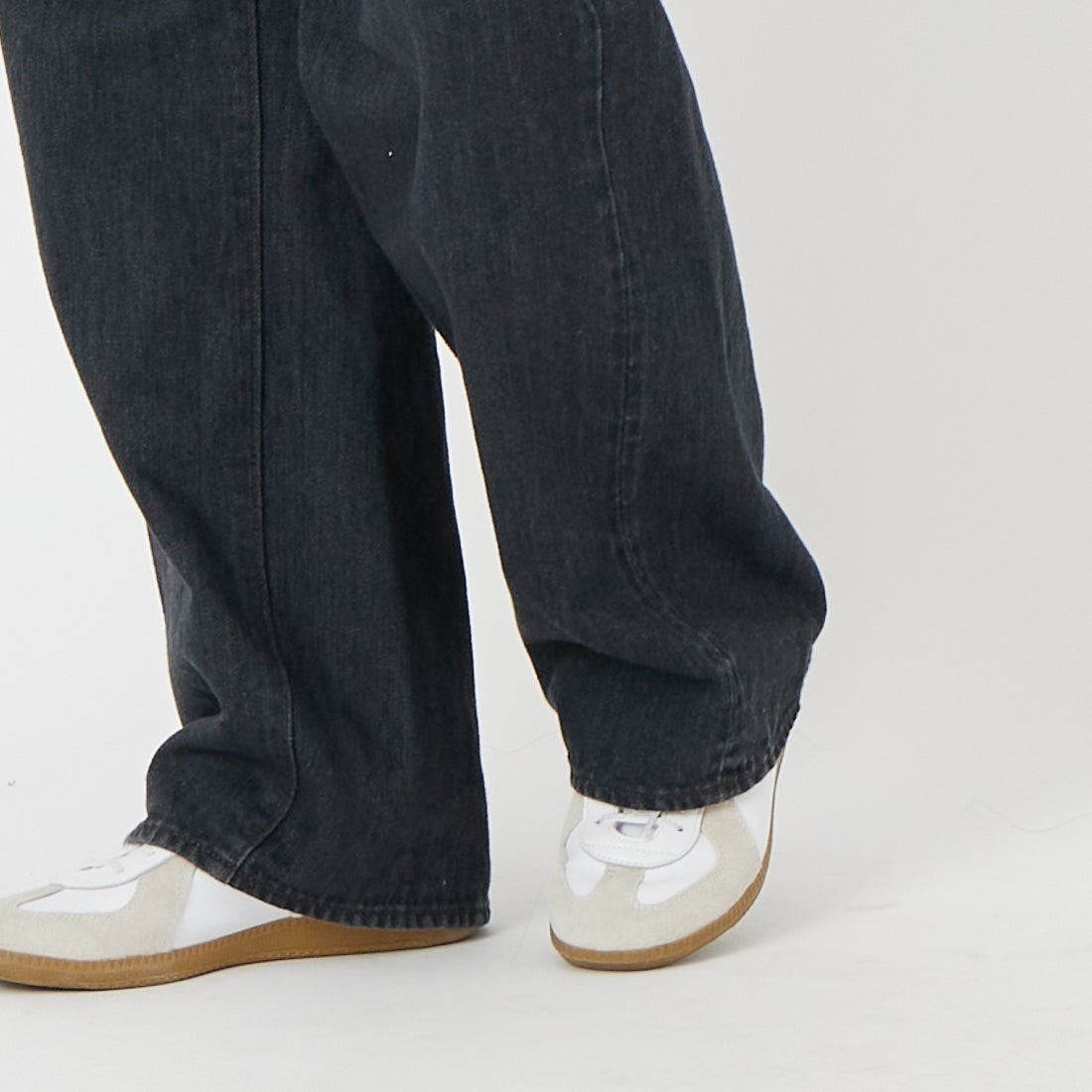 CIOTA [シオタ] ハイライズストレート5ポケットパンツ [PTLM-28HIS-MBK] MID BLACK &&モデル身長：162cm 着用サイズ：26&&