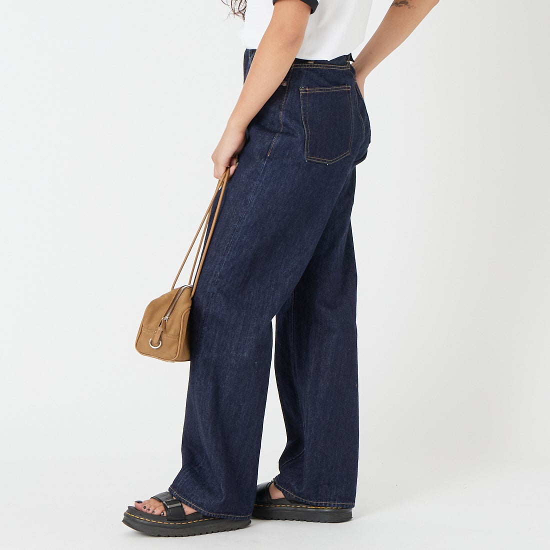 CIOTA [シオタ] ハイライズストレート5ポケットパンツ [PTLM-28HIS-PIDNW] DARK NAVY &&モデル身長：162cm 着用サイズ：26&&