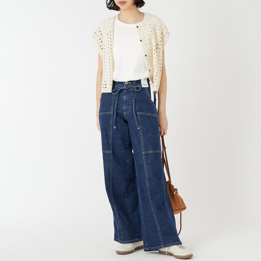 SOMETHING [サムシング] LISA ベルテッドワイドデニムパンツ [SEA585] 92 D.BLUE &&モデル身長：162cm 着用サイズ：XS&&