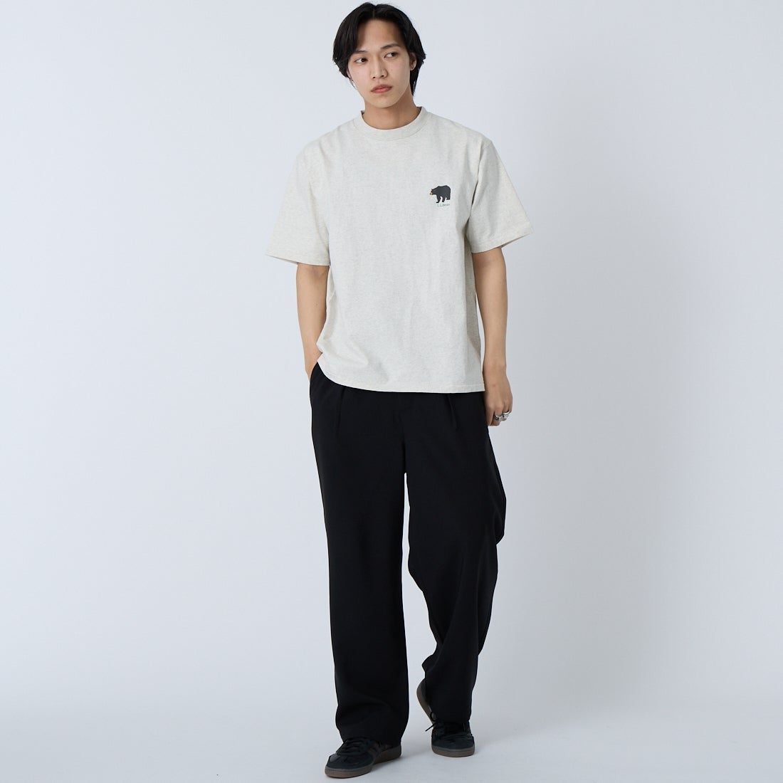 L.L.BEAN [エルエルビーン] モリル ショートスリーブ チェスト グラフィック Tシャツ [6275-4041] 19 B.BEAR &&モデル身長：179cm 着用サイズ：M&&