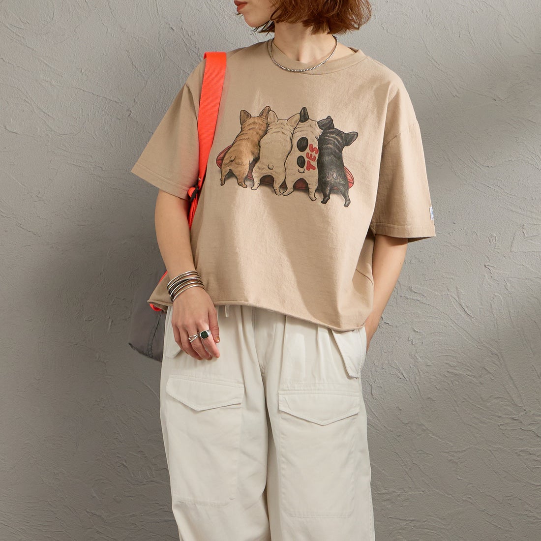 The Endless Summer [エンドレスサマー] 別注 4BUHIプリント カットオフTシャツ [FH-26574511-JF] BEIGE &&モデル身長：158cm 着用サイズ：F&&