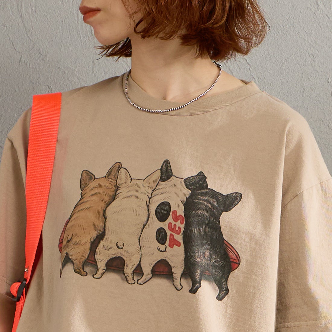 The Endless Summer [エンドレスサマー] 別注 4BUHIプリント カットオフTシャツ [FH-26574511-JF] BEIGE &&モデル身長：158cm 着用サイズ：F&&