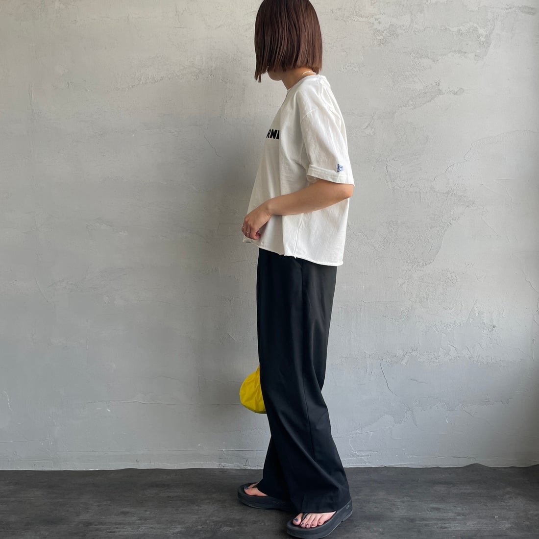 The Endless Summer [エンドレスサマー] 別注 TES CAL フロッキーロゴプリント カットオフTシャツ [FH-26574510-JF] WHITE &&モデル身長：159cm 着用サイズ：F&&