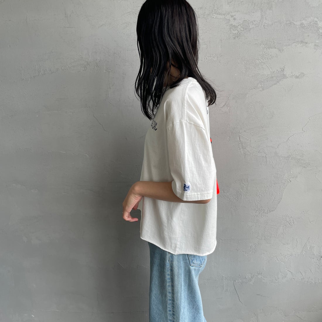 The Endless Summer [エンドレスサマー] 別注 手書き風ロゴ BUHIバックプリント カットオフTシャツ [FH-26574509-JF] MIX GRAY &&モデル身長：160cm 着用サイズ：F&&