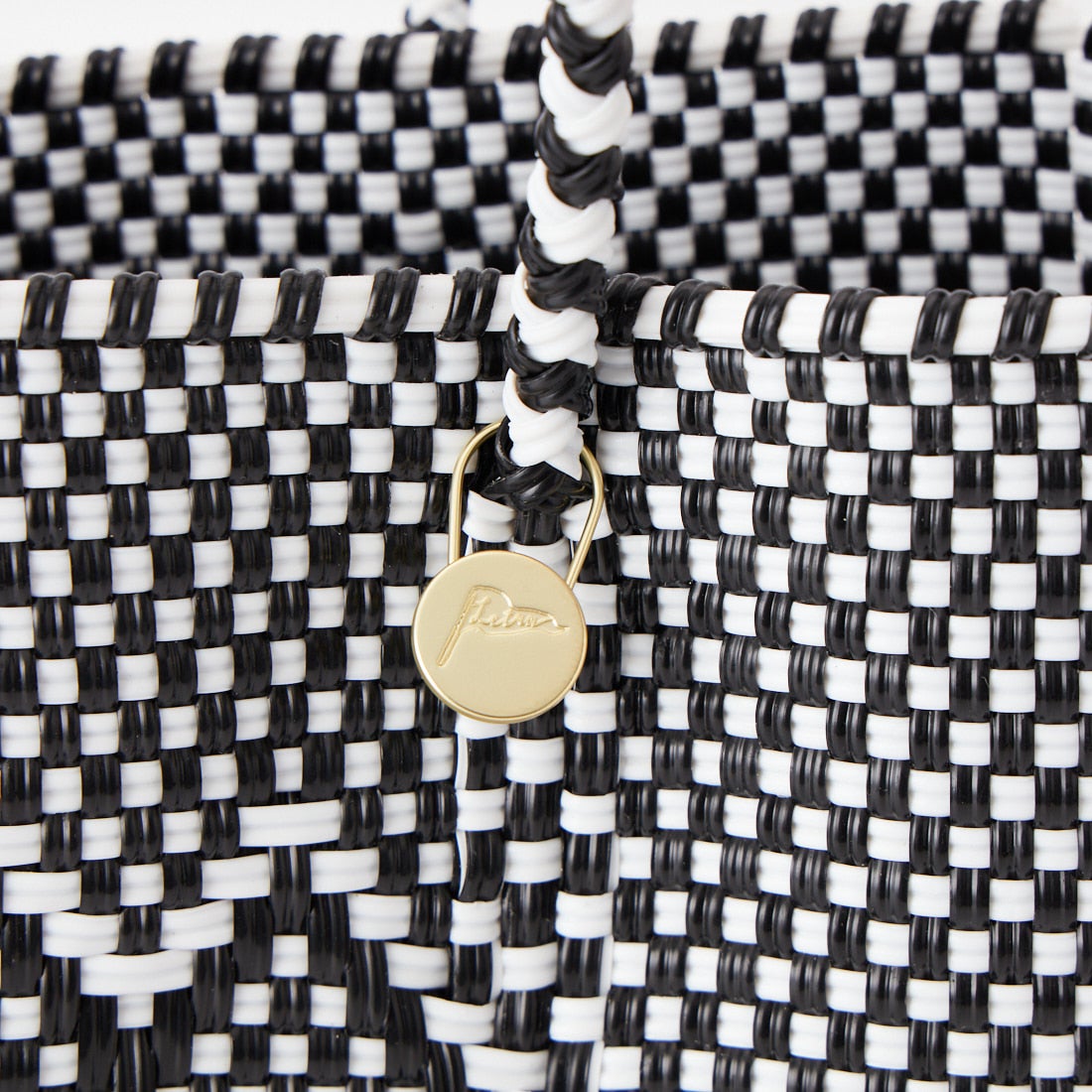 Letra [レトラ] メルカドバッグ (XXS) CHICA CORAZON [610751106] BLK/WHT