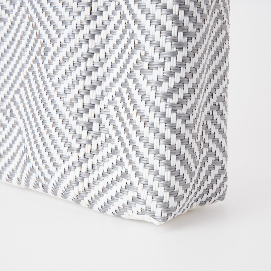 Letra [レトラ] メルカドバッグ (S) TAPETE [610725057] WHT/SIL S