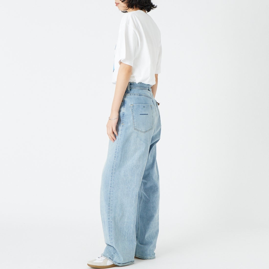 GOOD ROCK SPEED [グッドロックスピード] NYC ショートスリーブTシャツ [26NYC008W] WHITE &&モデル身長：162cm 着用サイズ：F&&