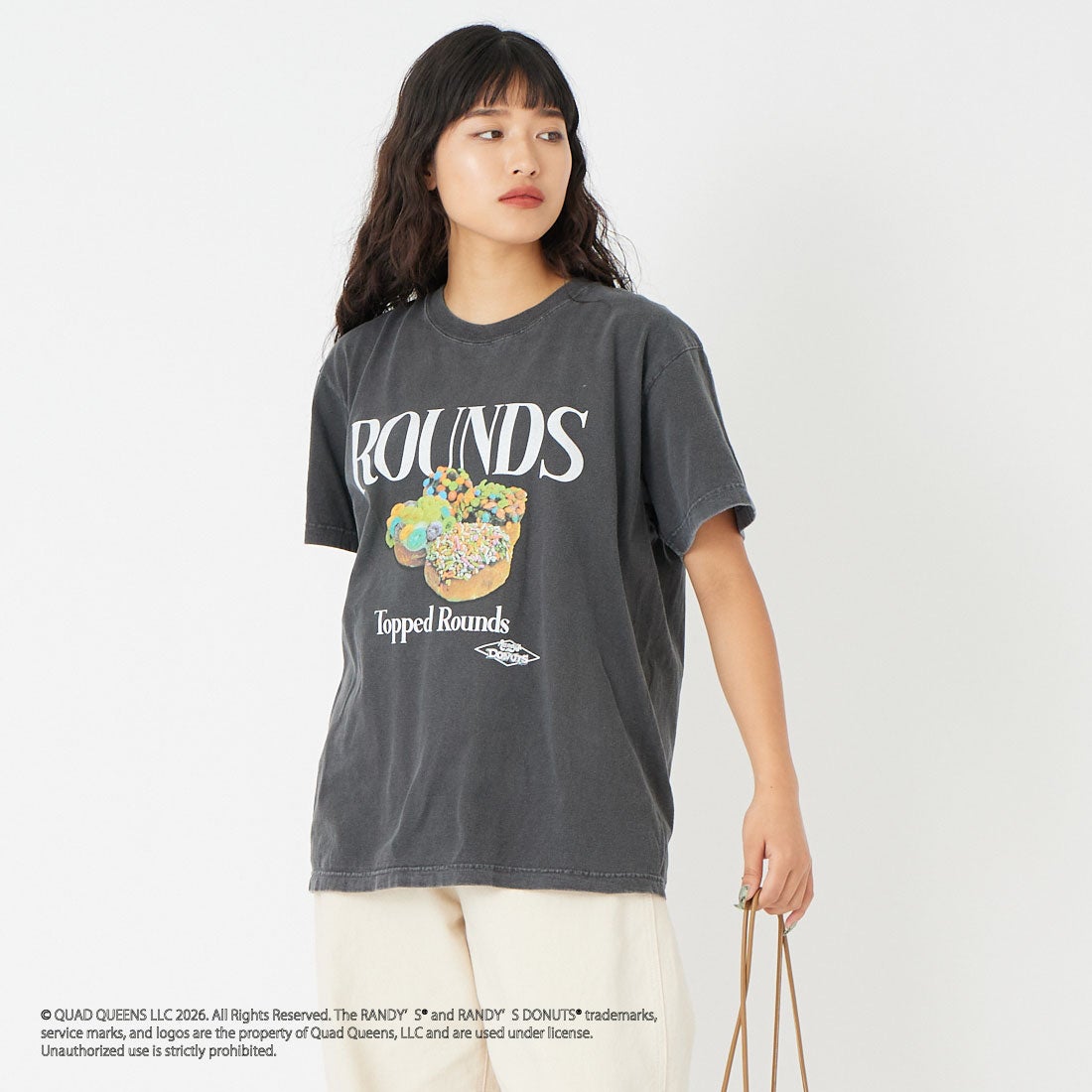 GOOD ROCK SPEED [グッドロックスピード] RANDY'S DONUTS プリントTシャツ [26RDN006W] CHARCOAL &&モデル身長：162cm 着用サイズ：F&&