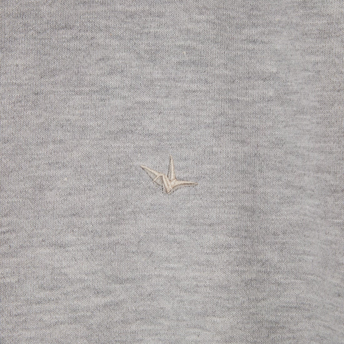 1PIU1UGUALE3 RELAX [ウノ ピゥ ウノ ウグァーレ トレ] エンボスロゴ ジップパーカー [USO-26083] SN80 GRAY