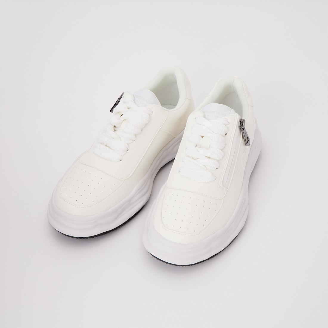 1PIU1UGUALE3 RELAX [ウノ ピゥ ウノ ウグァーレ トレ] ディスターテッドソール スニーカー [USX-26008] SN10 WHITE