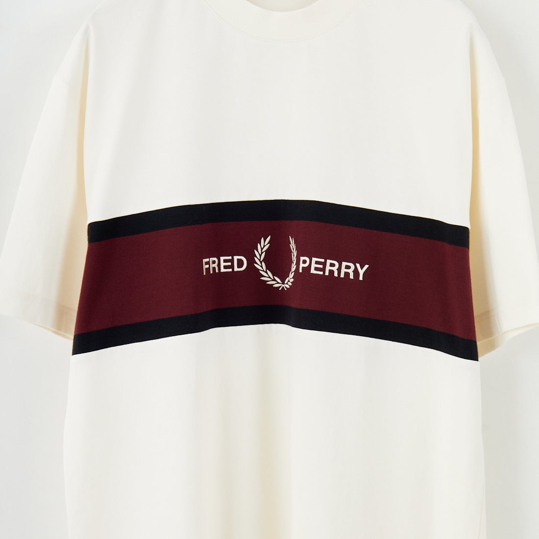 FRED PERRY [フレッドペリー] 刺繍パネルTシャツ [M2405] 560 ECRU