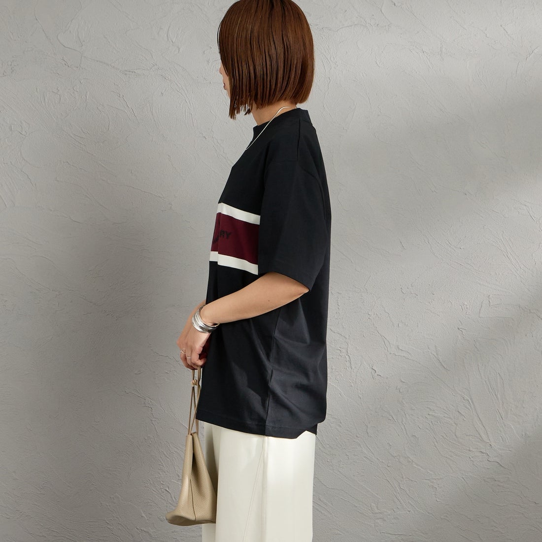 FRED PERRY [フレッドペリー] 刺繍パネルTシャツ [M2405] 102 BLACK &&モデル身長：158cm 着用サイズ：S&&