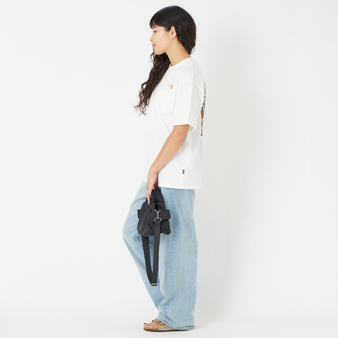 THE NORTH FACE [ザ ノースフェイス] ショートスリーブ レイバックトライバルTシャツ [NT12610] OW &&モデル身長：162cm 着用サイズ：S&&ACE [ザ ノースフェイス] ショートスリーブ レイバックトライバルTシャツ [NT12610] SP
