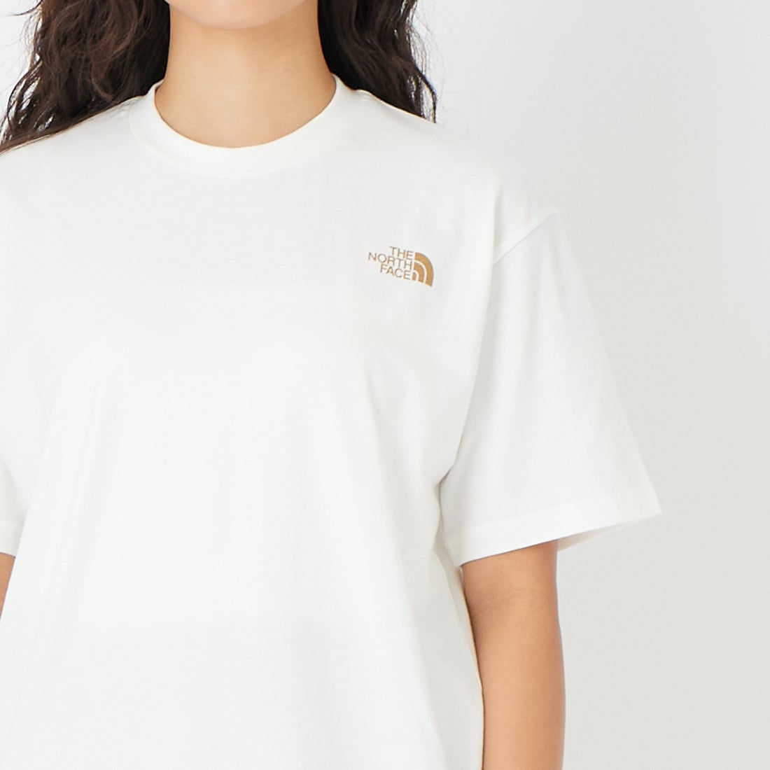 THE NORTH FACE [ザ ノースフェイス] ショートスリーブ レイバックトライバルTシャツ [NT12610] OW &&モデル身長：162cm 着用サイズ：S&&